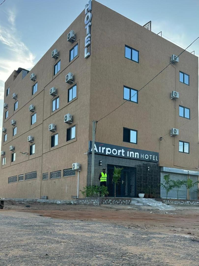 Airport Inn Hotel 洛美 外观 照片